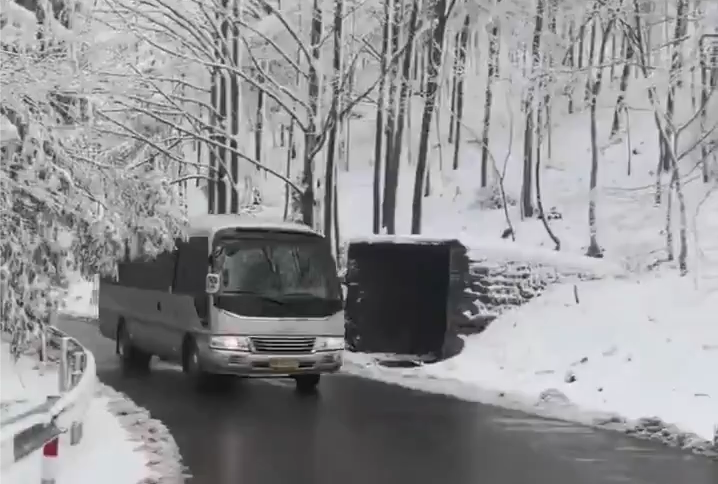 “为领导赏雪封山”是不是误会，光靠说不行